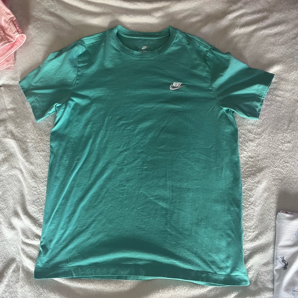 Men’s Nike Green T-Shirt